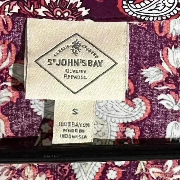 St. John's Bay Women's Sz S 100% Rayon 3/4 Sleeve V Neck Blouse - Picture 2 of 4